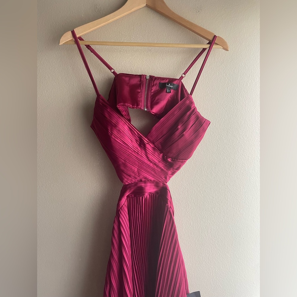 New Lulus Got the Glam Wine Red Pleated Cutout Maxi Dress Small - Picture 11 of 16